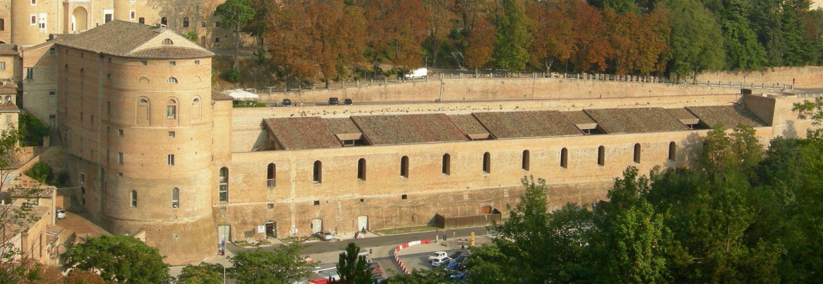 La Data E La Rampa Elicoidale Urbino ViaggiArt