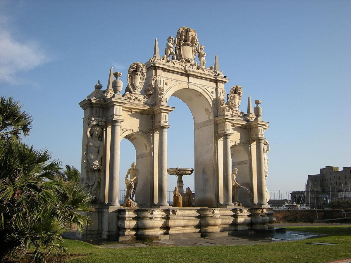 Fontana Del Gigante Napoli ViaggiArt