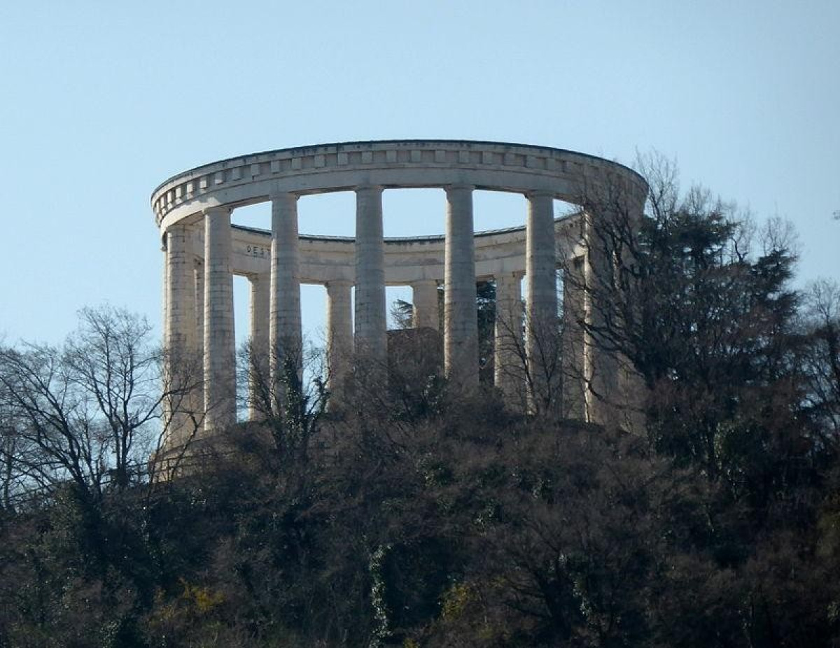 Mausoleo Di Cesare Battisti ViaggiArt