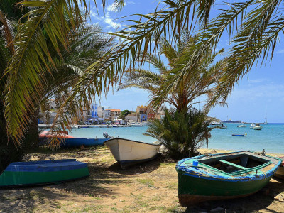 BY Di PFD40 - Lampedusa, CC BY 2.0, https://commons.wikimedia.org/w/index.php?curid=26939781