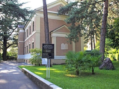 http://www.ilvangelo-israele.it/news/immagini4/Merano-Sinagoga1.jpg