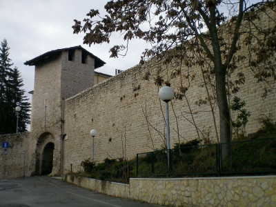 Mura dell'Aquila nei pressi di Porta Leoni
