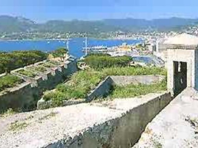 Portoferraio, FORTEZZE MEDICEE