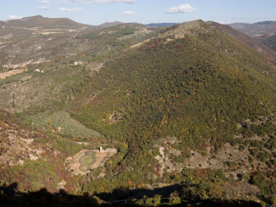 Veduta panoramica Bosco di San Francesco, Assisi, FAI-Fondo Ambientale Italiano; jpg; 5616 pixels; 3744 pixels