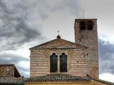 http://www.umbriaccessibile.com/citta-umbre/foligno/chiesa-di-santa-maria-infraportas/