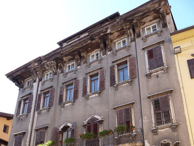Immagine descrittiva - https://commons.wikimedia.org/wiki/User:Ianezz