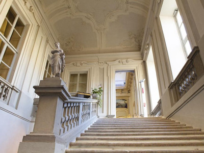 Immagine descrittiva - http://www.palazzomazzetti.com/wp-content/uploads/2013/04/Scalone_dal_Basso.jpg