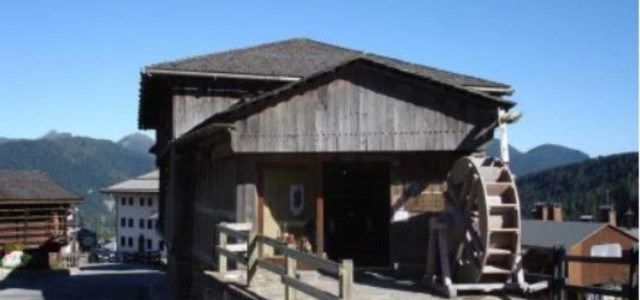 Centro etnografico "S Haus Van Der Zahre"