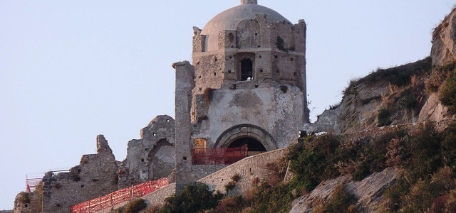 Al-Mantiah, crocevia di popoli