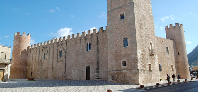 Castello dei Conti di Modica (o Castello di Alcamo)