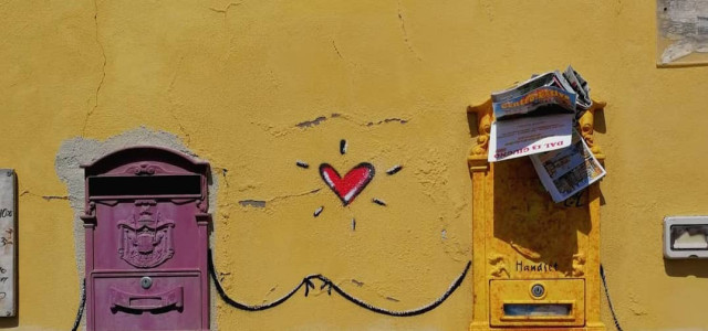 La Street Art di Exit Enter, tra cuori e omini stilizzati