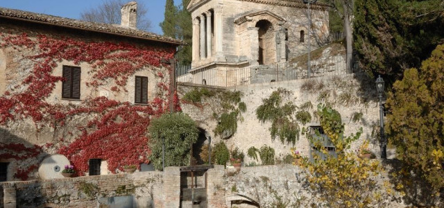 Tempietto sul Clitunno