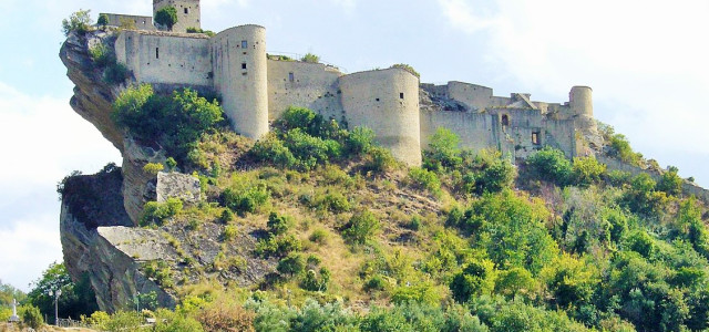 Roccascalegna, sul set della serie Rai Il nome della rosa