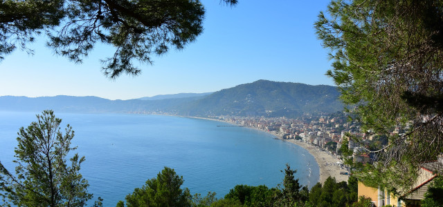 Visita ad Alassio: la città del Muretto e degli innamorati