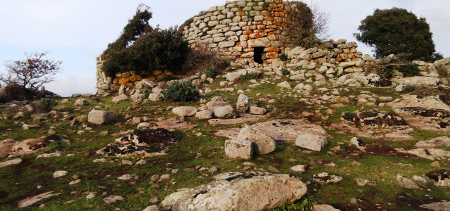 Nuraghe Elighe Onna