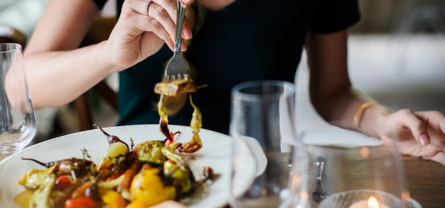 “Cenando” in via Cavour, a Gallarate cibo a prezzi fissi