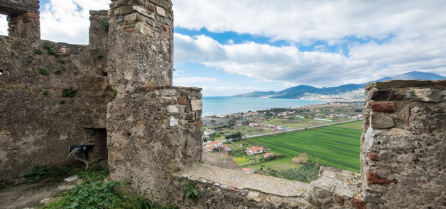 Vacanze ad Ascea Marina, la storia guarda il mare