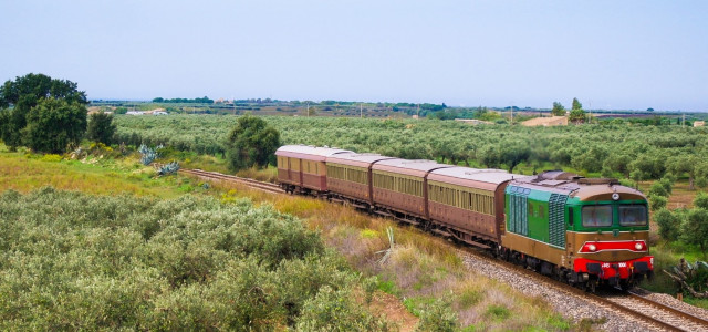 Domenica in Sicilia a bordo dei treni storici del gusto