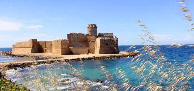Le Castella, boom di visite per l’apertura straordinaria