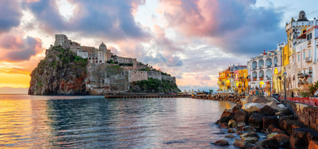 Orari traghetti e aliscafi per Ischia