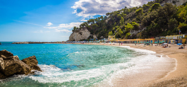 Le spiagge più belle della Riviera del Conero