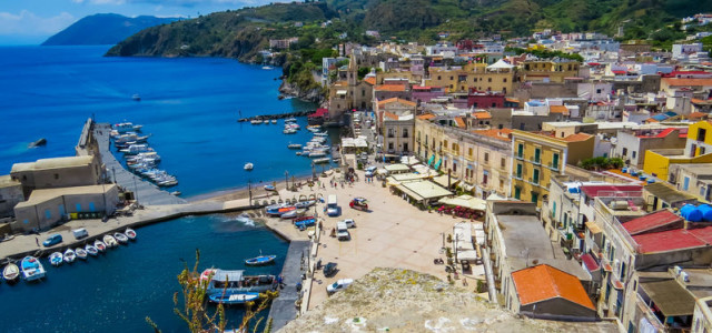 Minicrociera delle Isole Eolie dalla Calabria