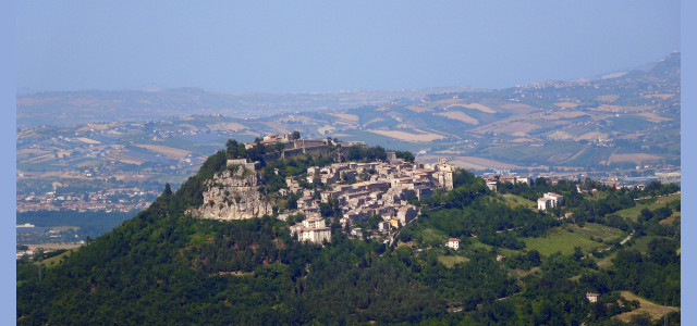 MUSEO DELLE ARMI E DELLE MAPPE ANTICHE DELLA FORTEZZA DI CIVITELLA DEL TRONTO