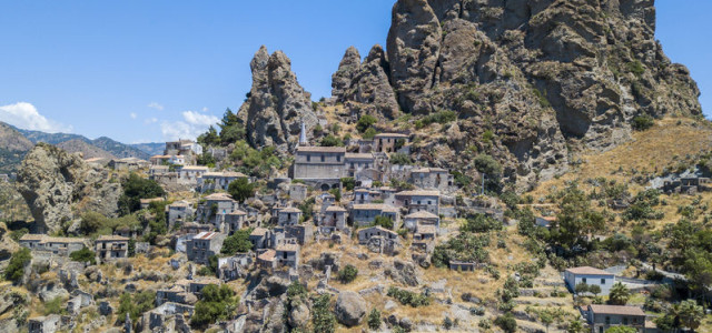 Pentedattilo: dai paesi fantasma del Parco Nazionale d’Aspromonte all’Huffington Post