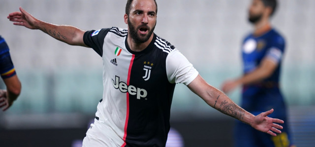 ViaggiArt - Racconta il calcio: Higuain, semidio fragile