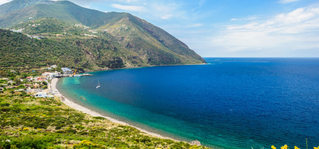 Dove Dormire a Filicudi: i 5 Migliori B&B sul Mare (e con Vista Mozzafiato)