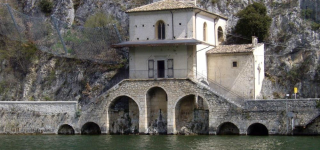 CHIESA DELLA MADONNA DEL LAGO