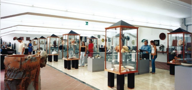 RACCOLTA INTERNAZIONALE D'ARTE CERAMICA CONTEMPORANEA