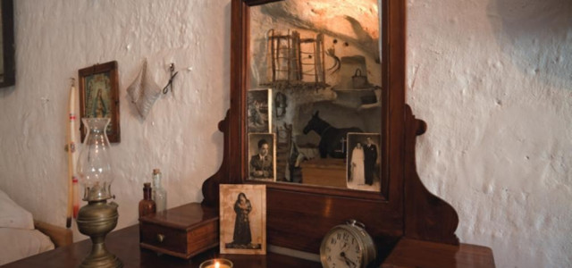 CASA GROTTA DI VICO SOLITARIO