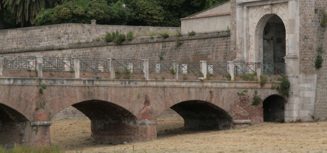 Porta Napoli