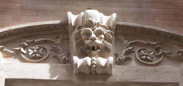 Maschere Apotropaiche sui Portali