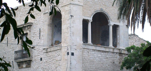 Castello dei Naselli d'Aragona (o Palazzo del Conte)