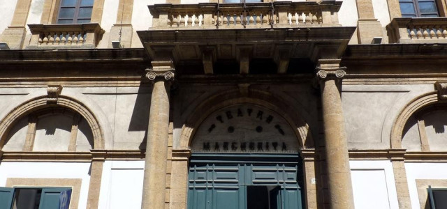 Palazzo Del Carmine (Municipio)