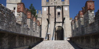 Sirmione, Castello Scaligero