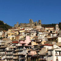 Immagine descrittiva - BY Di Lametino di Wikipedia in italiano - Trasferito da it.wikipedia su Commons., Pubblico dominio, https://commons.wikimedia.org/w/index.php?curid=703368 Immagine descrittiva - BY Di Lametino di Wikipedia in italiano - Trasferito da it.wikipedia su Commons., Pubblico dominio, https://commons.wikimedia.org/w/index.php?curid=703368