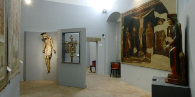Pinacoteca civica. Sala espositiva. Fedeli, Marcello; jpg; 2126 pixels; 1417 pixels