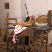 Alberobello, Museo del territorio ''Casa Pezzolla'' (o Museo della civiltà contadina di Alberobello).  Alberobello, Museo del territorio ''Casa Pezzolla'' (o Museo della civiltà contadina di Alberobello).