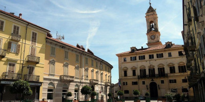 Piazza Ferruccio Nazionale e Municipio