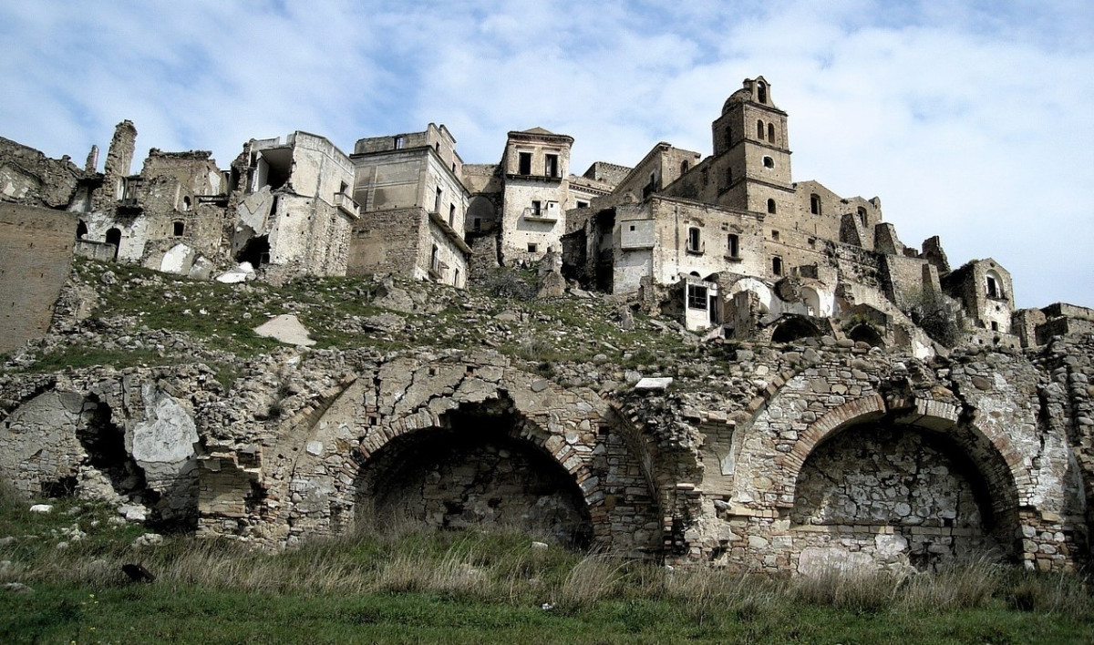 Halloween in 3 mete da brivido: capuzzelle di Napoli, mostri di Bomarzo ...