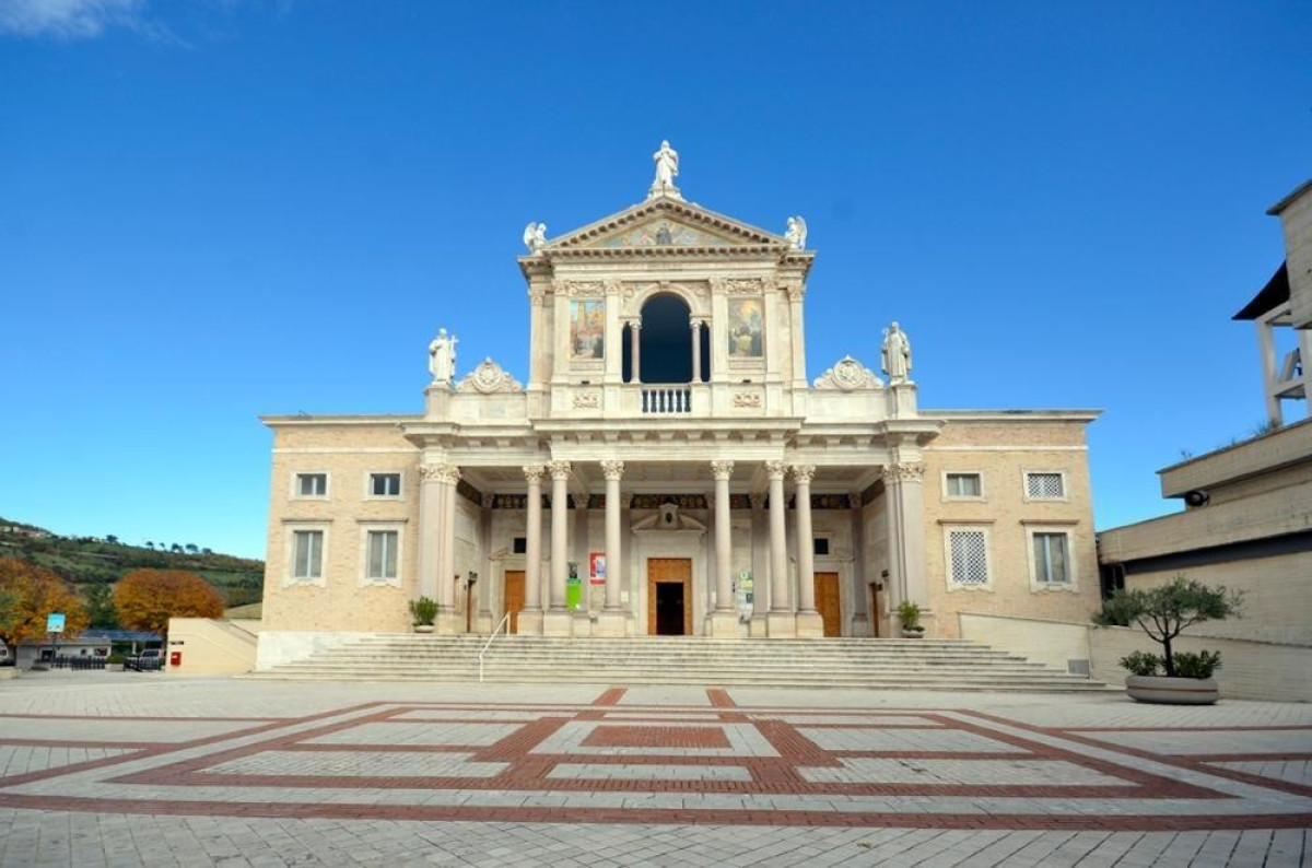 Chiesa Parrocchiale Di San Gabriele Dell'addolorata SANTUARIO DI SAN GABRIELE DELL'ADDOLORATA (Isola del Gran Sasso d