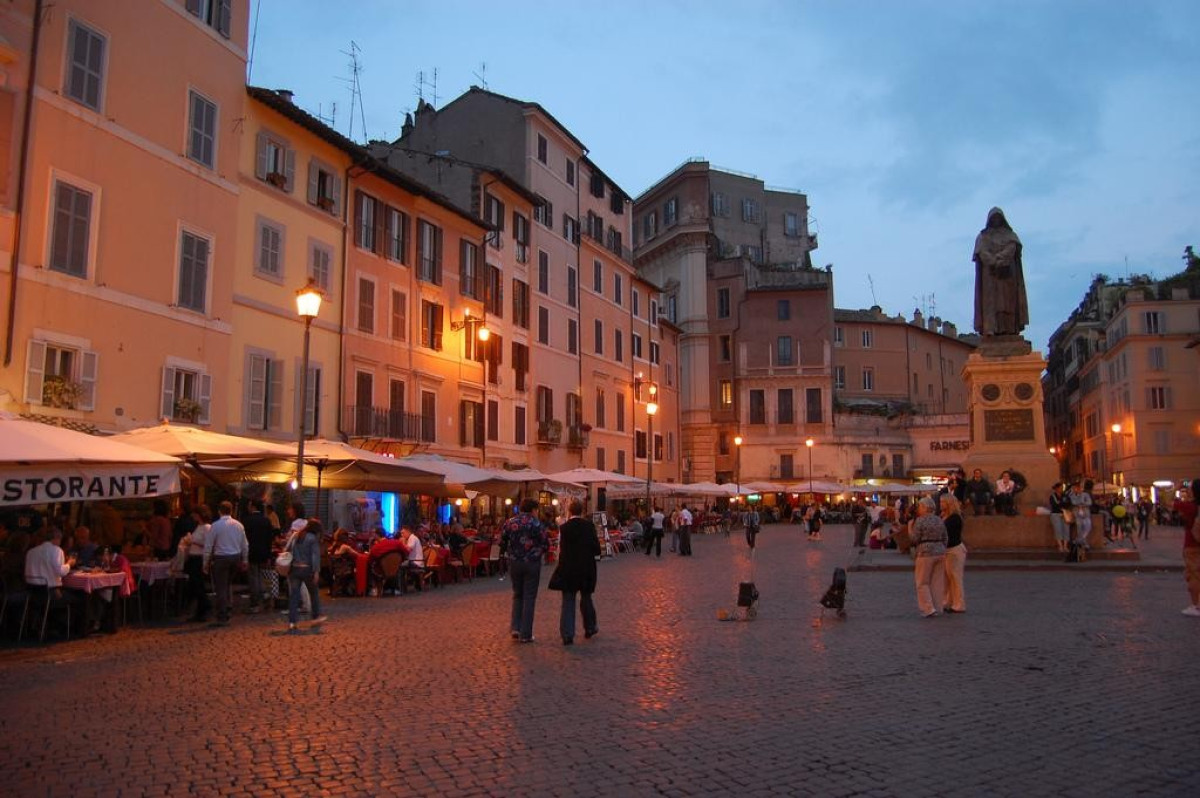 Campo de' Fiori (Roma) ViaggiArt Campo de' Fiori (Roma) ViaggiArt