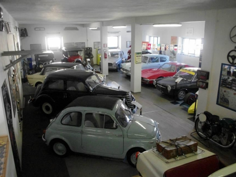 Immagine descrittiva - http://oldmotorsclubbergamo.it/site/wp-content/uploads/2013/12/1688876_10203230377224052_437249157_n.jpg Immagine descrittiva - http://oldmotorsclubbergamo.it/site/wp-content/uploads/2013/12/1688876_10203230377224052_437249157_n.jpg
