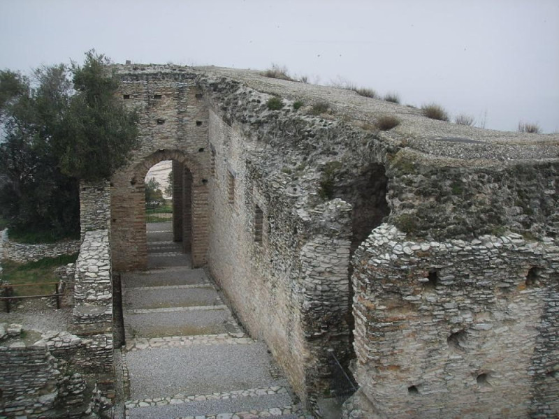 Sirmione, Grotte di Catullo e Museo Archeologico di Sirmione Sirmione, Grotte di Catullo e Museo Archeologico di Sirmione