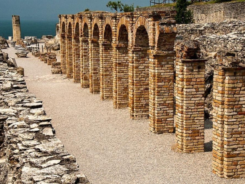 Sirmione, Grotte di Catullo e Museo archeologico di Sirmione Sirmione, Grotte di Catullo e Museo archeologico di Sirmione