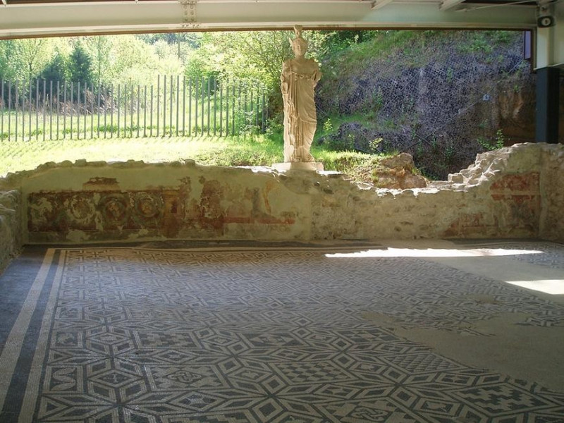 Immagine descrittiva - http://media.iluoghidelcuore.it/resize/870x/Cella.jpg Immagine descrittiva - http://media.iluoghidelcuore.it/resize/870x/Cella.jpg