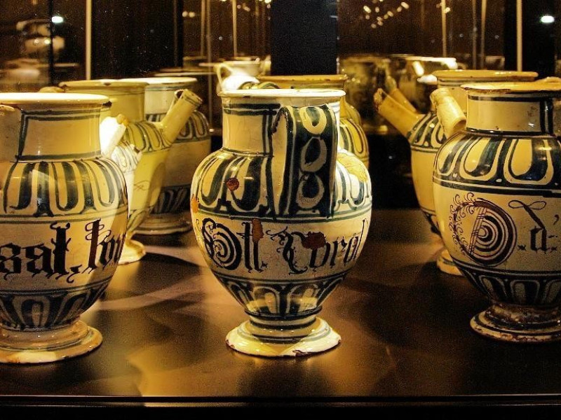 Ostiglia, Museo della Farmacopea Ostiglia, Museo della Farmacopea